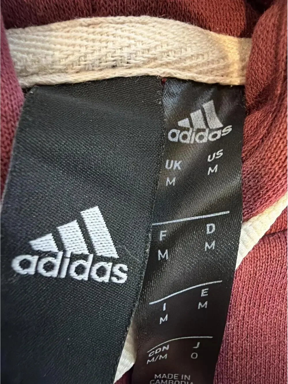 I’m?erfect Adidas Men's Medium Burgundy Hoodie Pullover‎ with Kangaroo Pocket